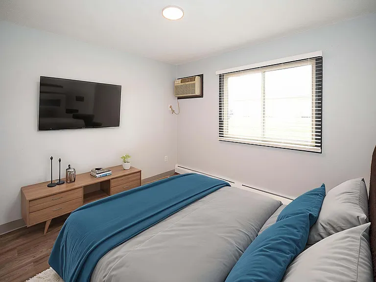 Meadow Park Apartments — Photo 43