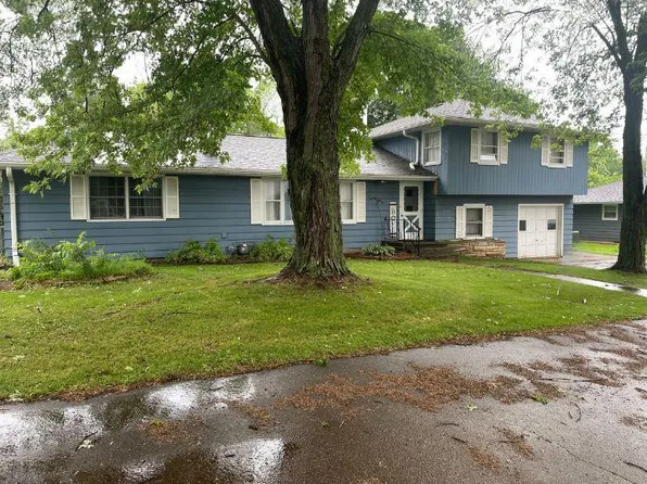 103 Fairview Court, Fairwater, WI 53931