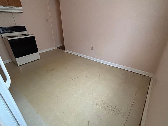 3rd image of 1402 Grand Ave APT C
