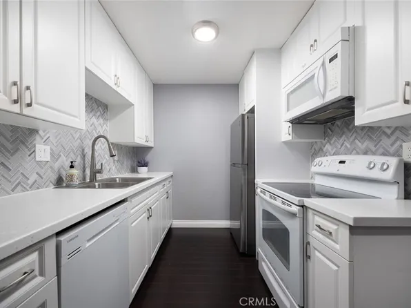 1000 W Macarthur Blvd APT 11, Santa Ana, CA 92707