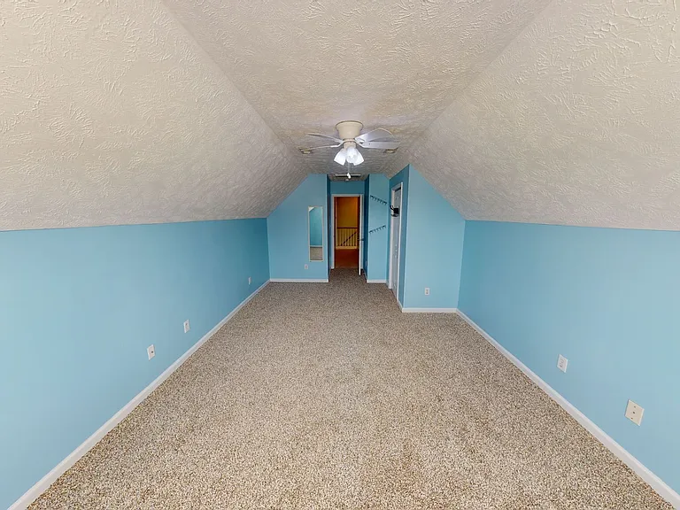 2438 Larwood Dr — Photo 33