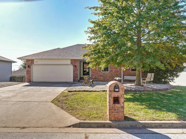 2042 E Charles Street, Republic, MO 65738