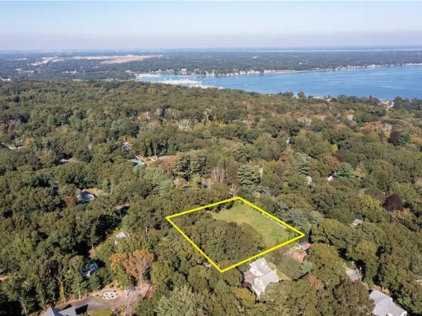 0 Love Ln, Warwick, RI 02886