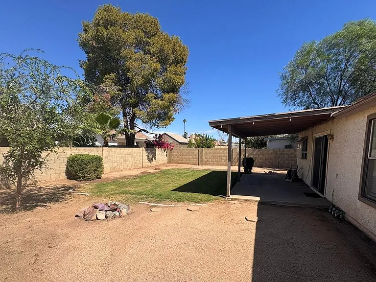 5602 W Yucca St — Photo 2
