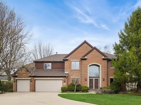 2262 Carlyle Ct, Buffalo Grove, IL 60089