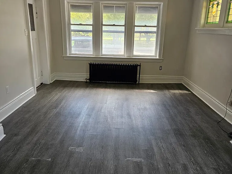 983 Main St E #1 — Photo 4