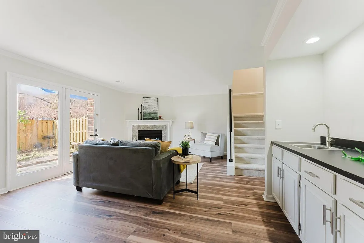 Building Photo - Turnberry Pl