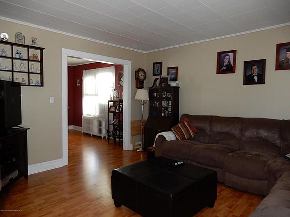 5th image of 72 Seymour Ave