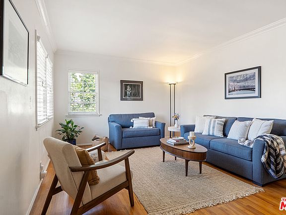 4th image of 4216 Sunnyside Ave