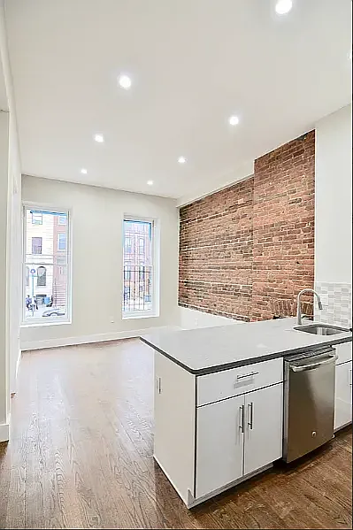 168 Halsey Street — Photo 1