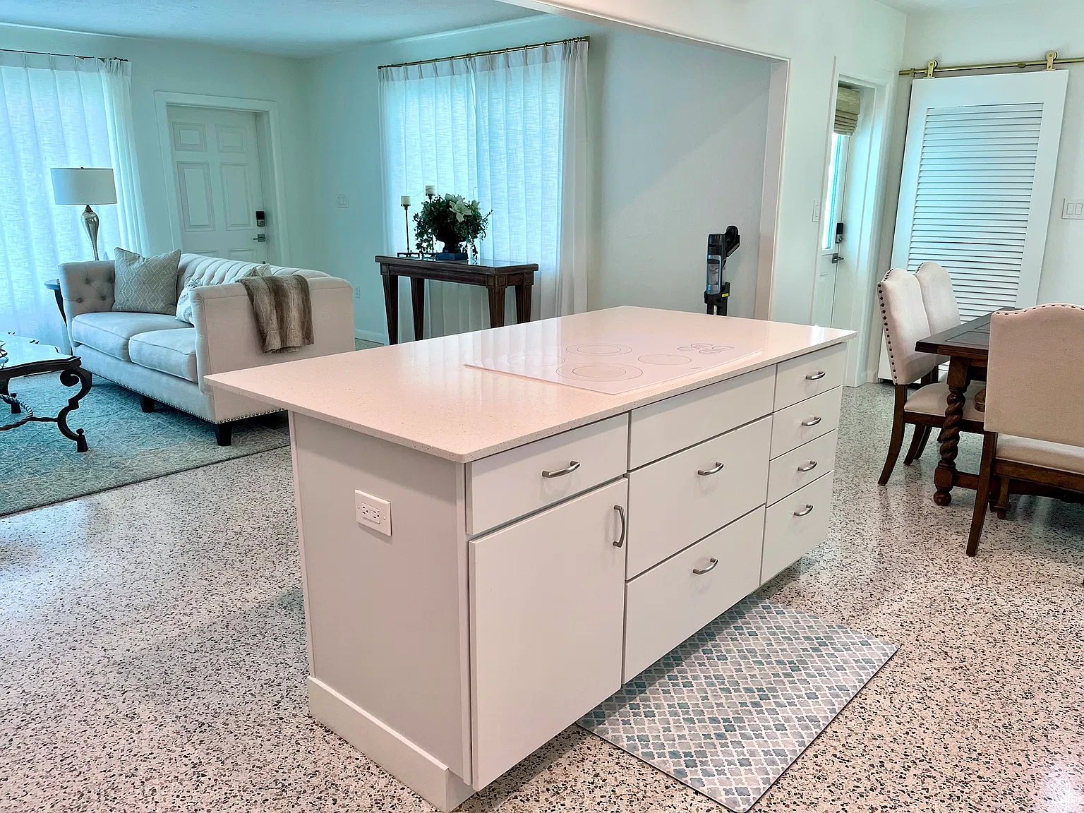 2 bed, 1200 sqft, $2,500 — Photo 4