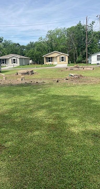 2nd image of 3213 Moore Ave