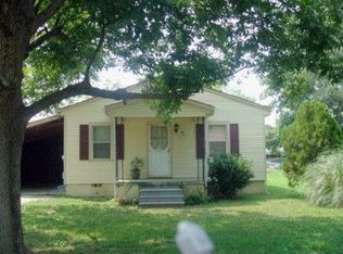 1504 S Williams St, Henderson, NC 27536