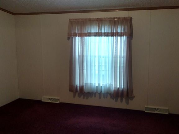 5th image of 53 Hampshire Dr
