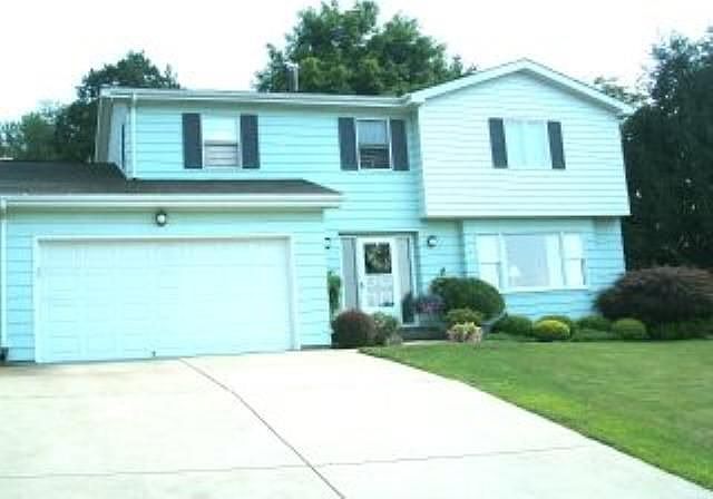 2nd image of 106 Debbie Ln