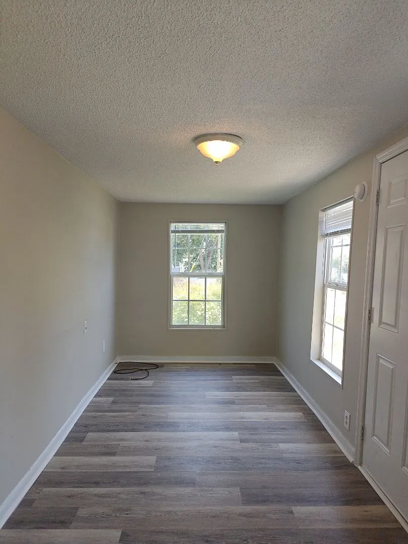 1712 Central Avenue — Photo 3