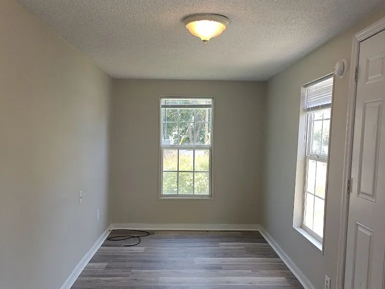 1712 Central Ave — Photo 3