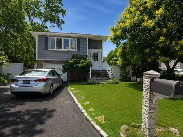 (undisclosed Address), Islip, NY 11751