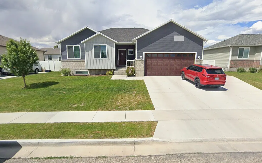 5 bed, 2700 sqft, $2,600 — Photo 1