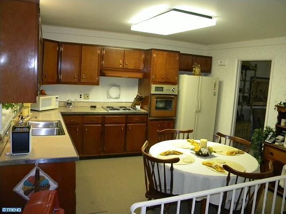 5th image of 4 Woodcroft Ln