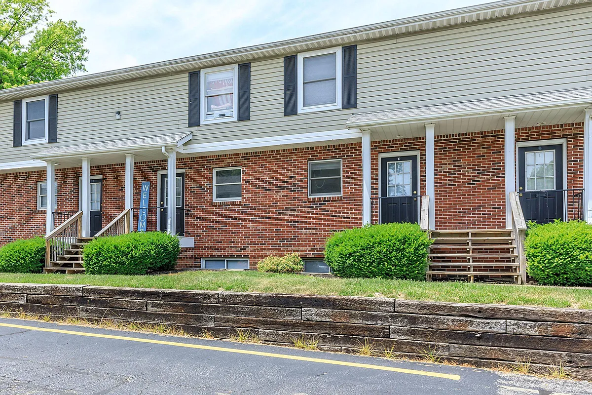 Building Photo - Townhouses On Tenth