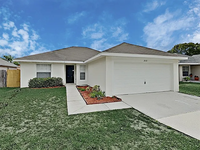 2033 Fish Eagle St