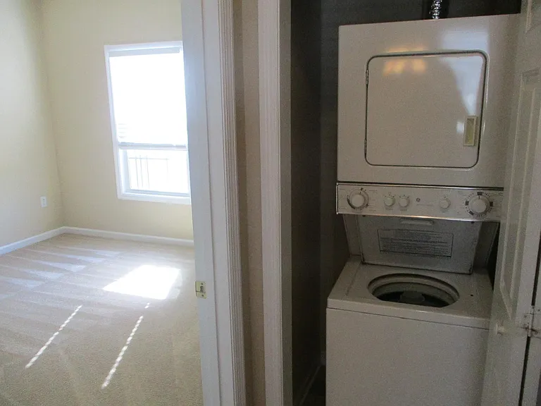 2060 Cross Gate Blvd — Photo 13