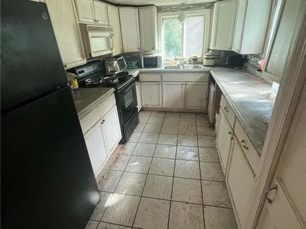 22 Everson Dr, Glocester, RI 02814