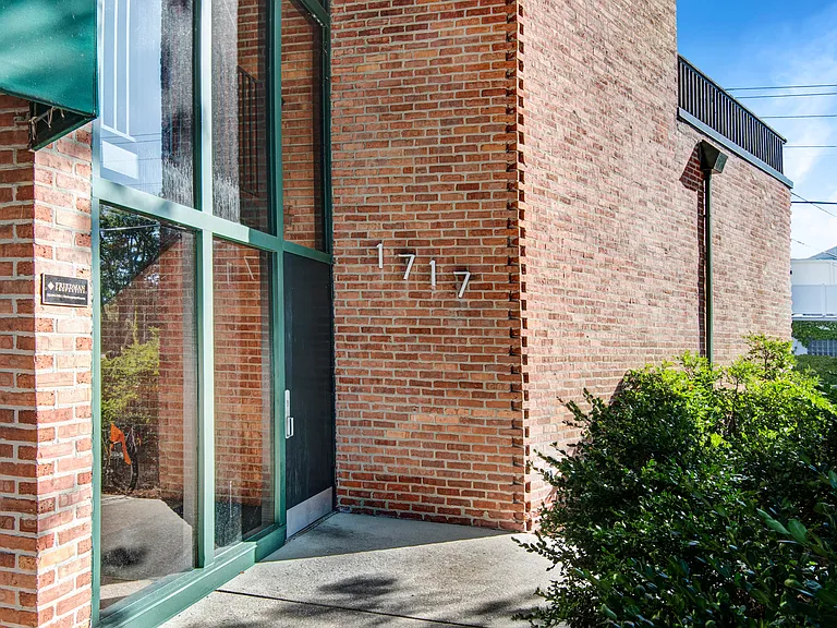 1717 Mount Pleasant St #2 — Photo 2