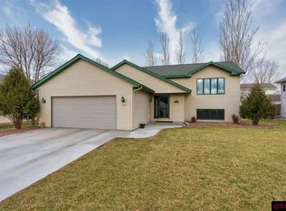 104 Copperfield Dr, Mankato, MN 56001