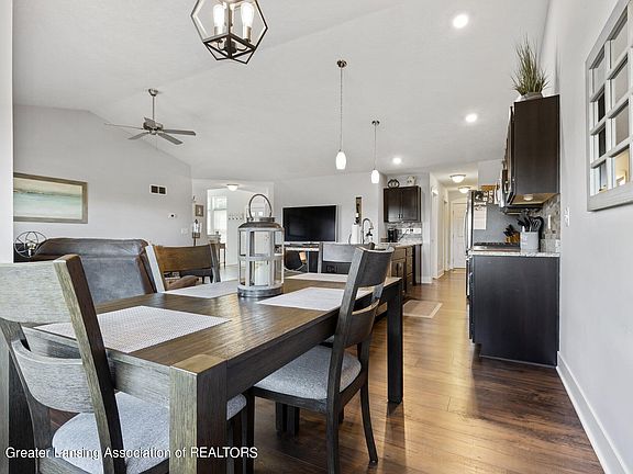 5th image of 377 Barrington Cir #58