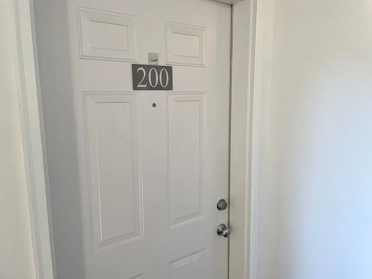 2432 Dexter Ave N #200 — Photo 15