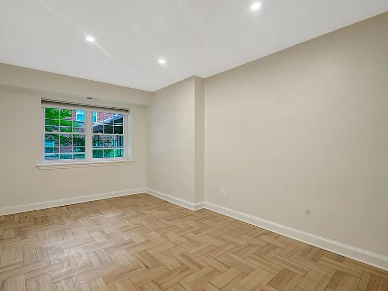 1315 N Ode St #704 — Photo 16