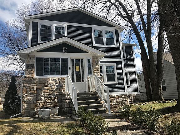 2nd image of 1136 Maxwell Ave
