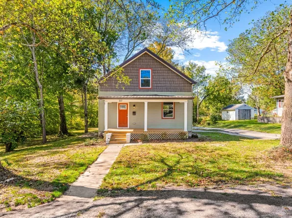 217 N West St, Bethel, OH 45106