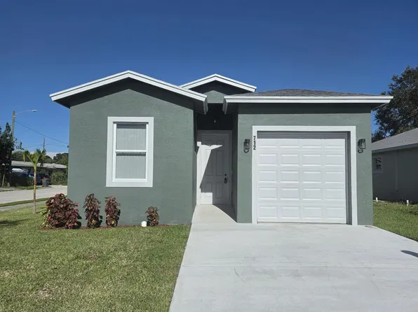 712 N 24th St, Fort Pierce, FL 34950