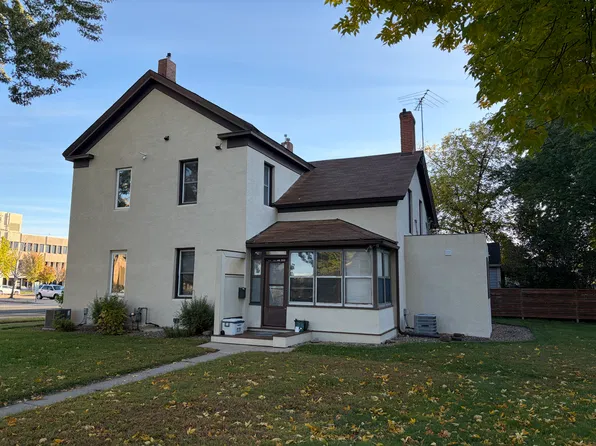 138 5th Ave W #1, Shakopee, MN 55379