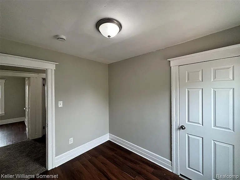 242 Ferris St — Photo 13