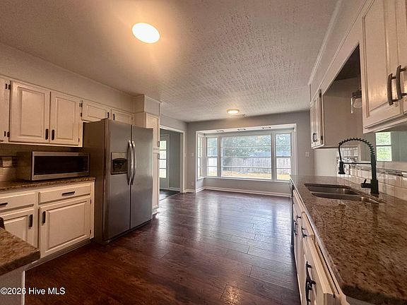 4th image of 2142 Kingsley Court