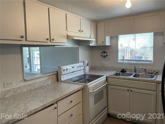2nd image of 1191 Rosehill Dr