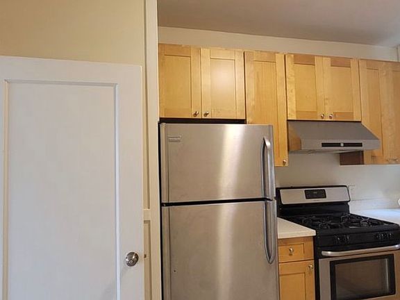 4th image of 307 Bartlett St APT 1