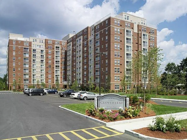 Cloverleaf Apartments — Photo 12