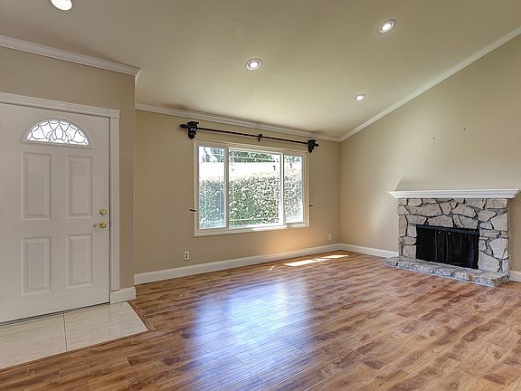 5th image of 34460 Colville Pl #House