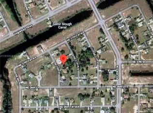 3643 NE 10th Pl, Cape Coral, FL 33909