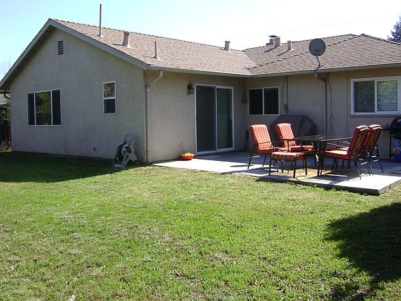 5th image of 543 Longwood Ave