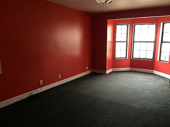 3rd image of 3905 Belmede Dr