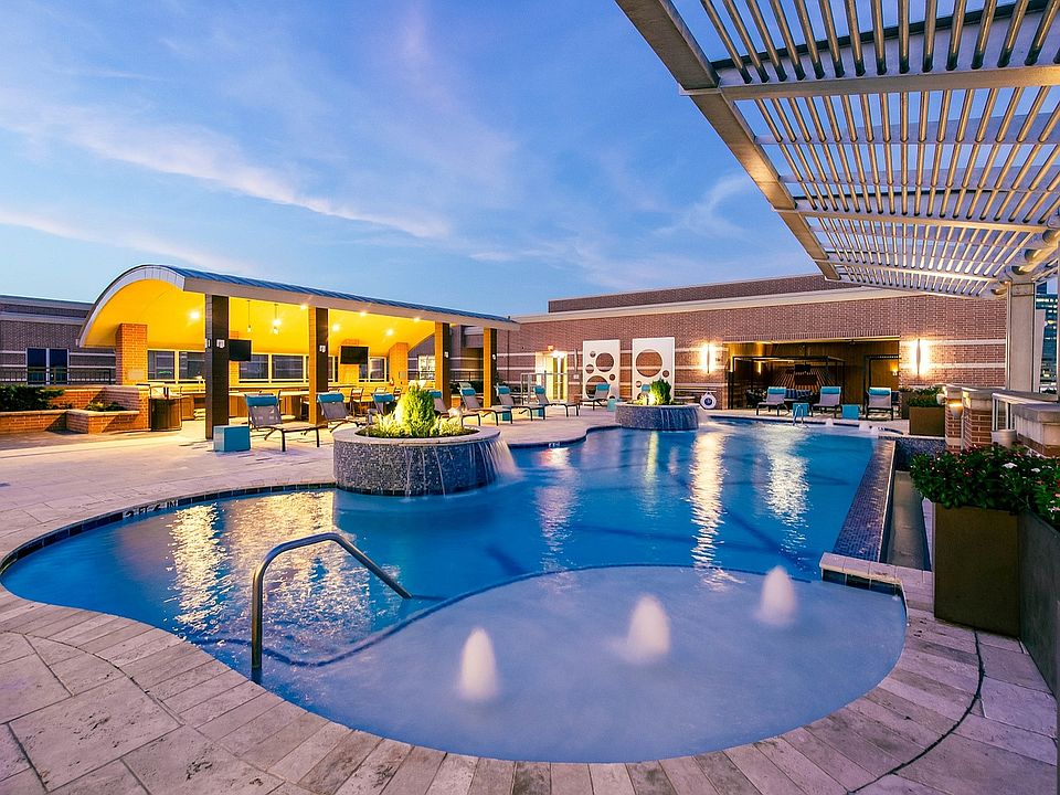 William Tanglewood Rooftop Pool
