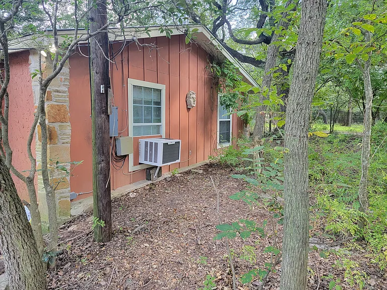 18422 Hilltop Dr — Photo 13