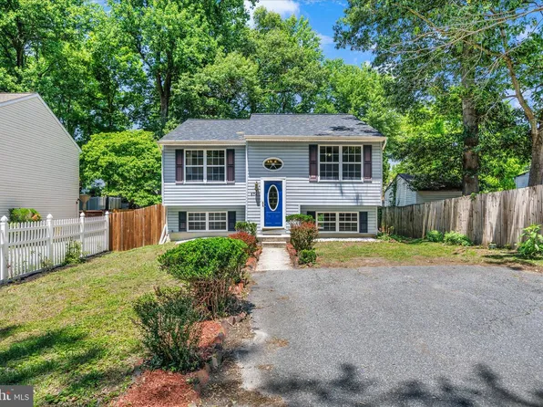 674 207th St, Pasadena, MD 21122