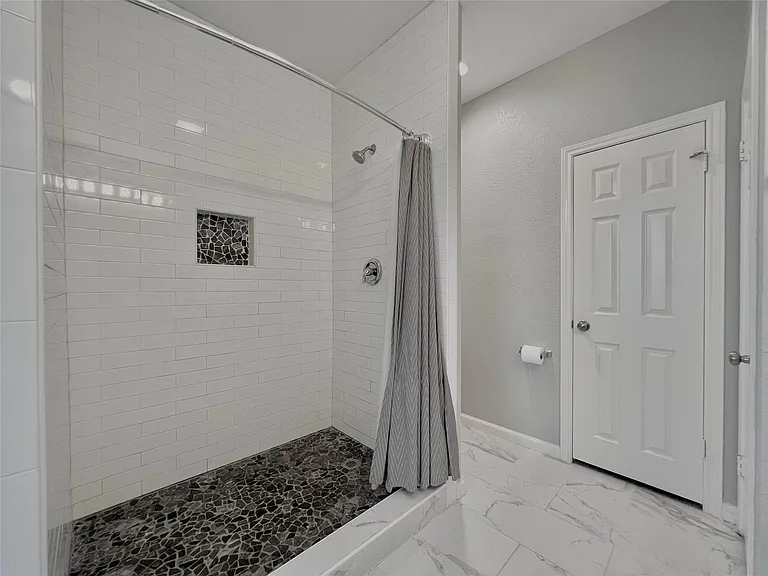 11917 Meadowfire Dr — Photo 21